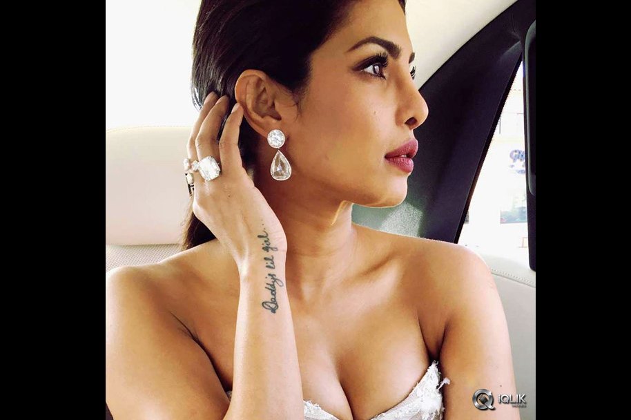 Priyanka-Chopra-at-Oscars-2016